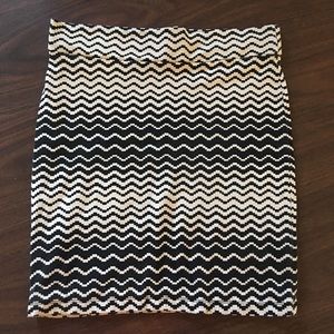 Forever 21 Cream & Black Aztec Chevron Mini Skirt